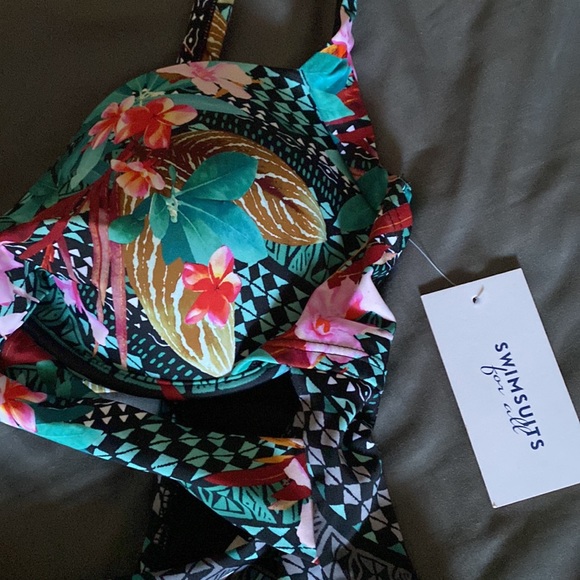 One piece bathing suit - Picture 2 of 4